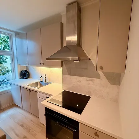 Nyrenovert Pa Alexander Kiellands Plass Oslo